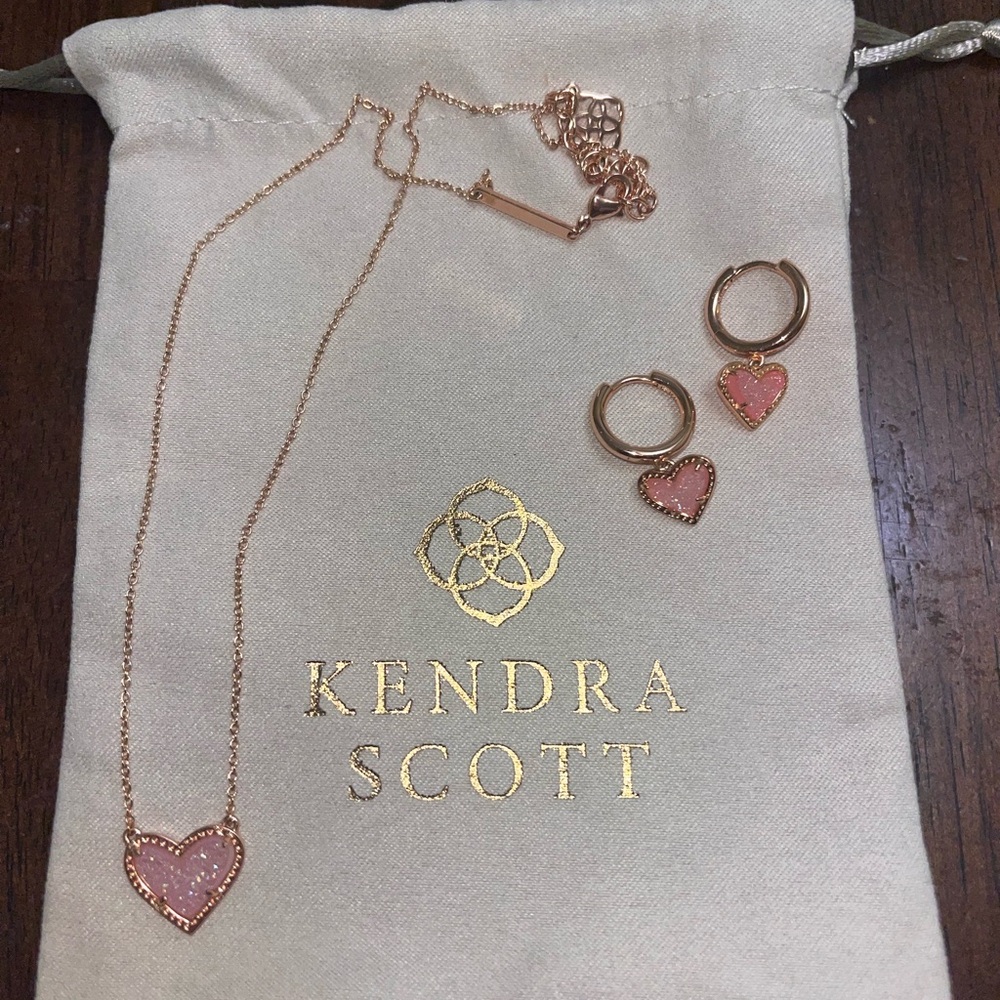 Kendra Scott Ari heart pink drusy necklace and earrings